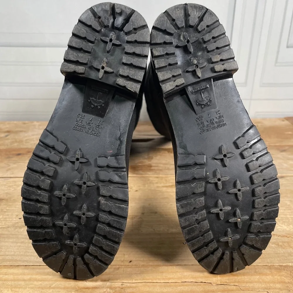 Charleston Shoe Co. Black Suede Quilted Waterproof Tall Rain Boots‎ – Size 7